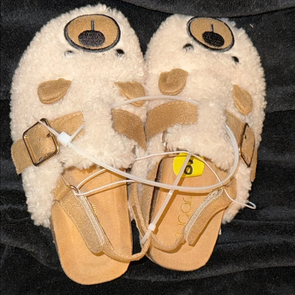 Sugar Fuzzy Bear Kids Mule Slippers in Cream and Tan NWT Sz 9